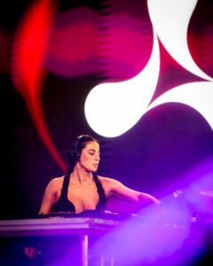 Alessandra Jamarne - @luchohackfotos