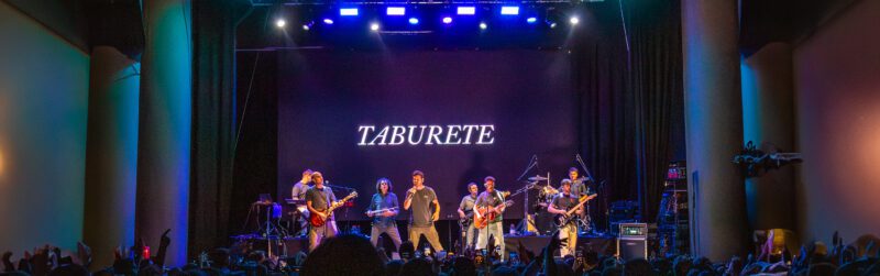 Taburete en el Teatro Coliseo: Celebrando  20 años de música con los ´5 Sentidos´