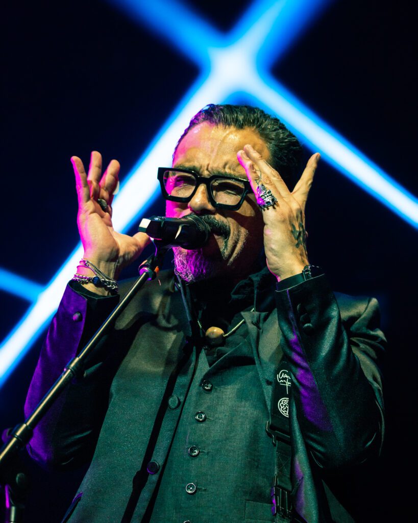 Claudio Valenzuela en la Noche del rock latino