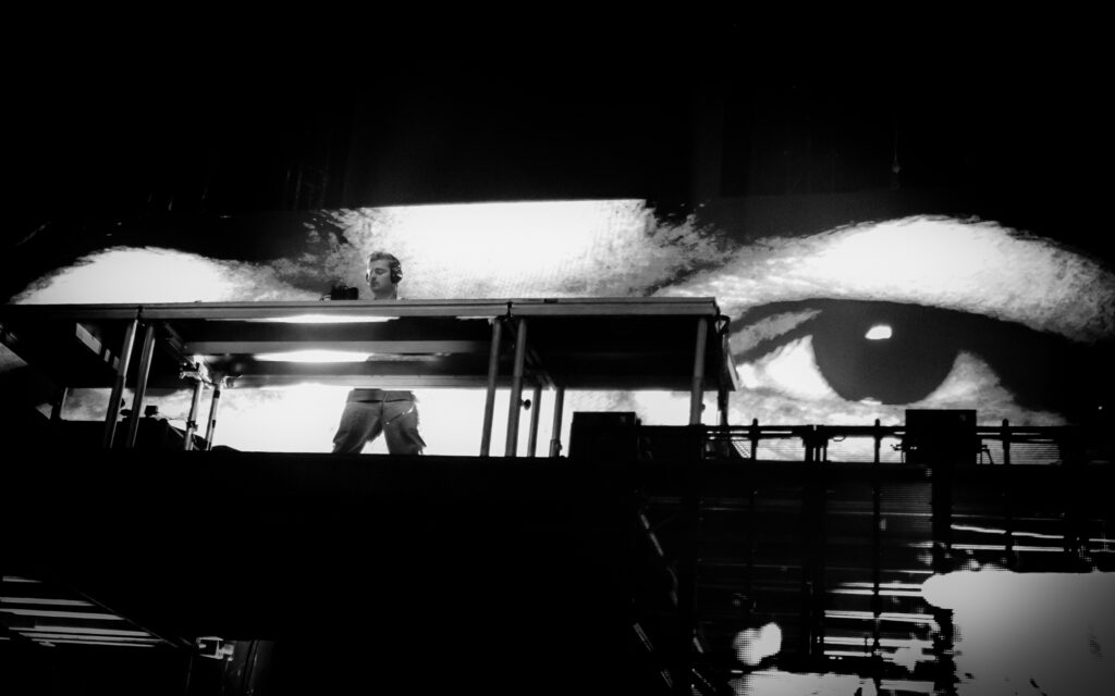 Martin Garrix en el Movistar Arena de Santiago de Chile