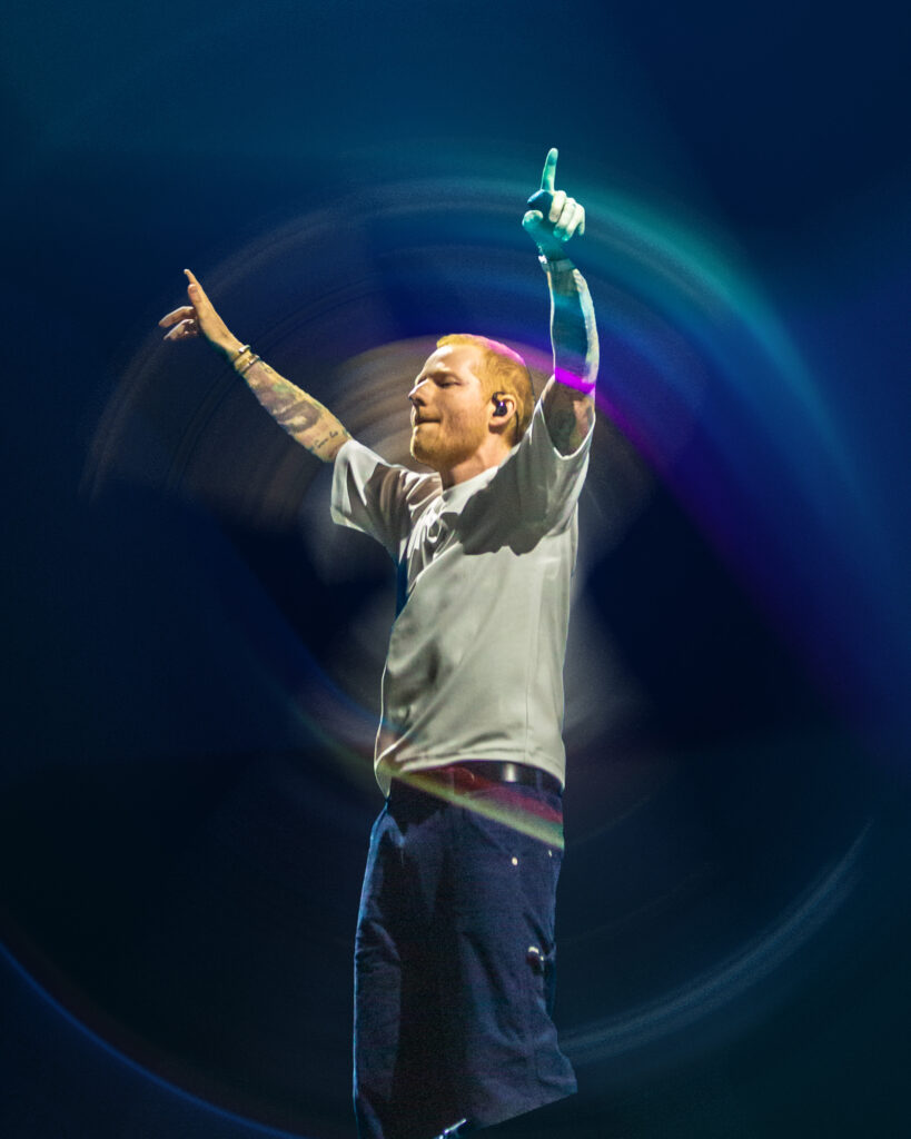 Ed Sheerab junto a Martin Garrix en el movistar arena de Santiago de Chile