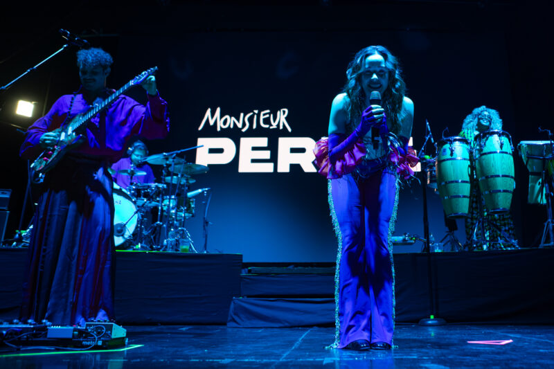 Monsieur Periné en Concierto