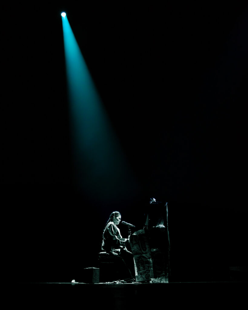 La cancionera Natalia Lafourcade en el Movistar Arena