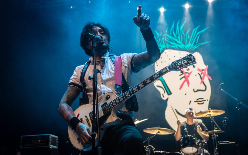 Pxndx Vive en el Teatro Cariola de Santiago de Chile